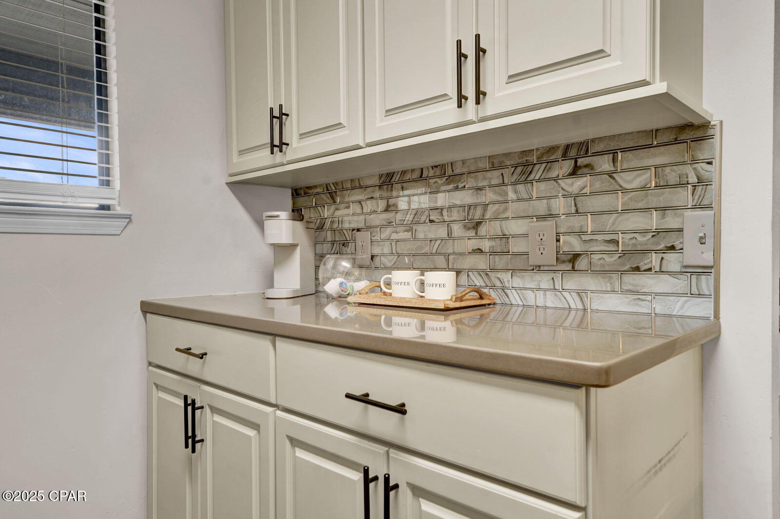 Laguna Beach Estates 1st Add - Residential