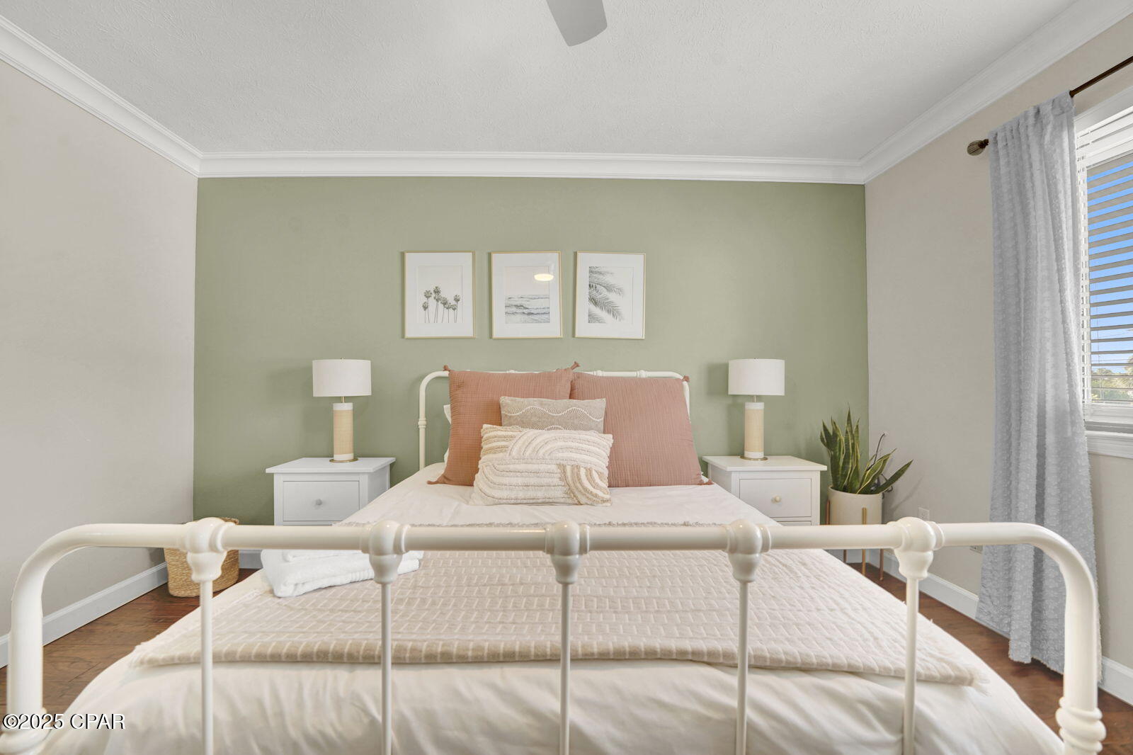 Laguna Beach Estates 1st Add - Residential