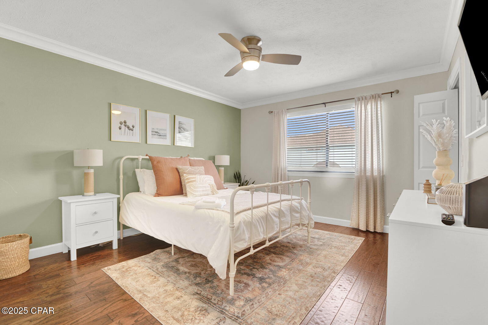 Laguna Beach Estates 1st Add - Residential