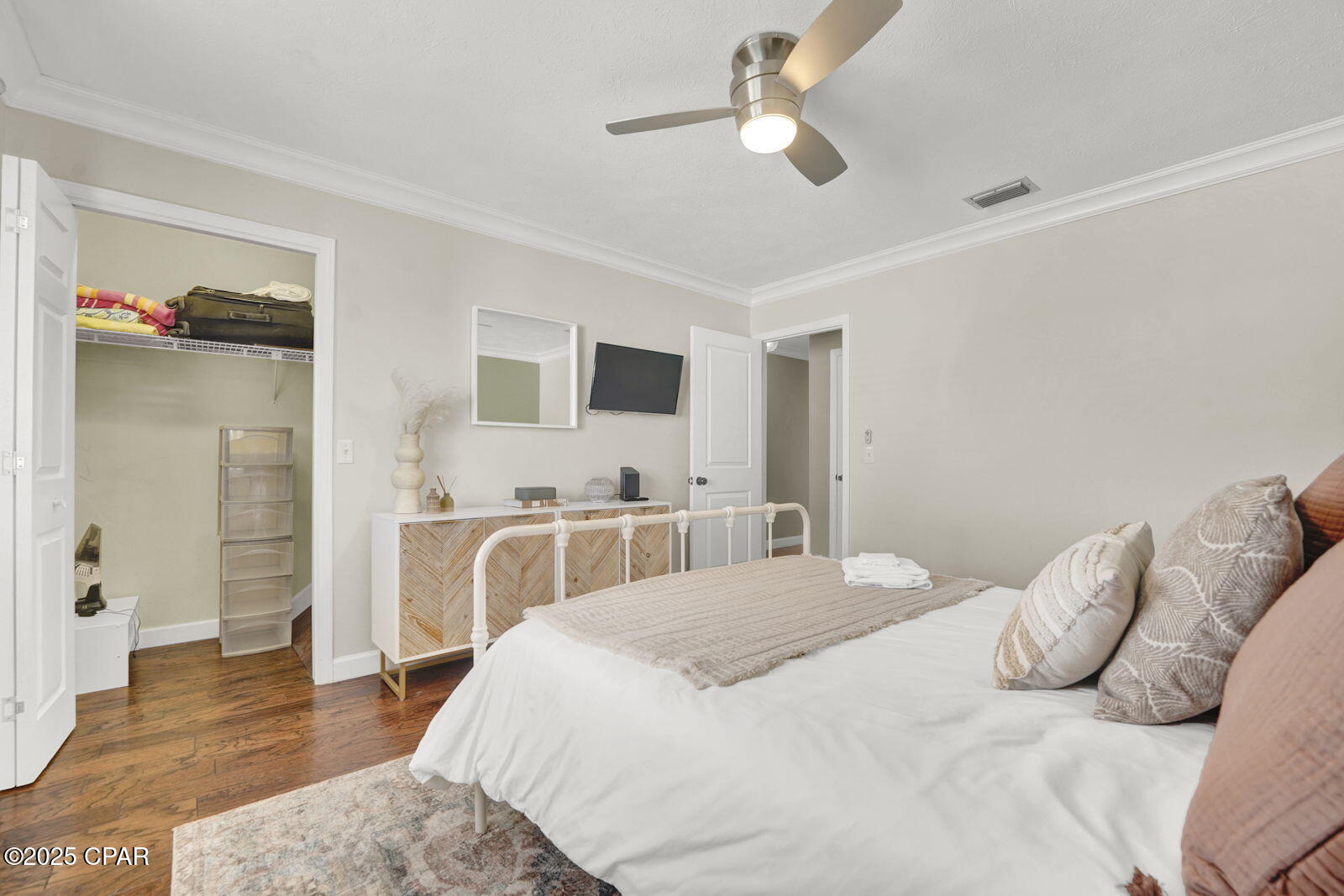 Laguna Beach Estates 1st Add - Residential