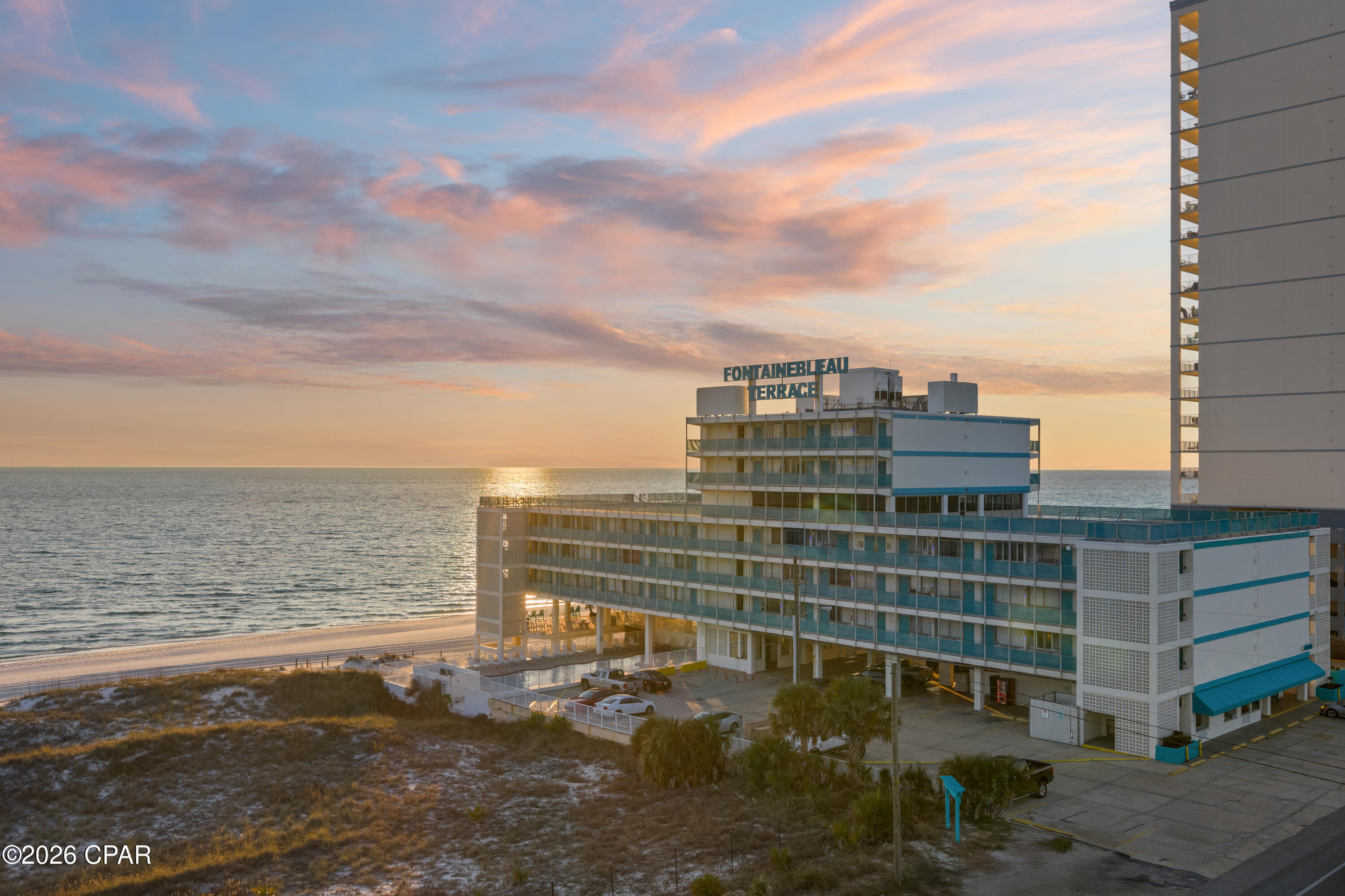 Fontainebleau Terrace - Residential