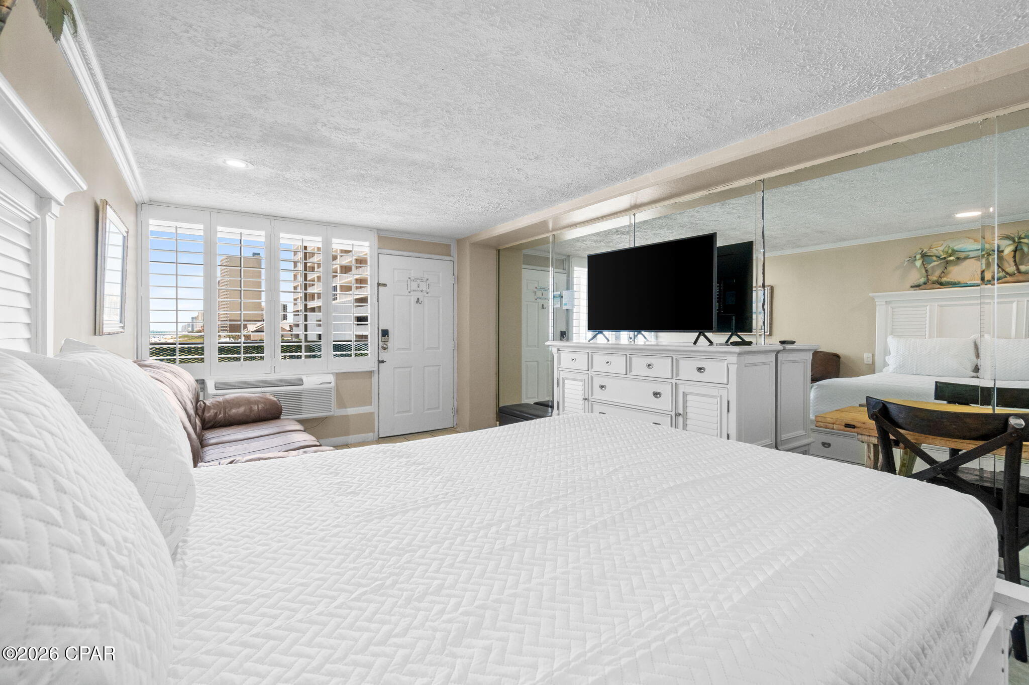 Fontainebleau Terrace - Residential