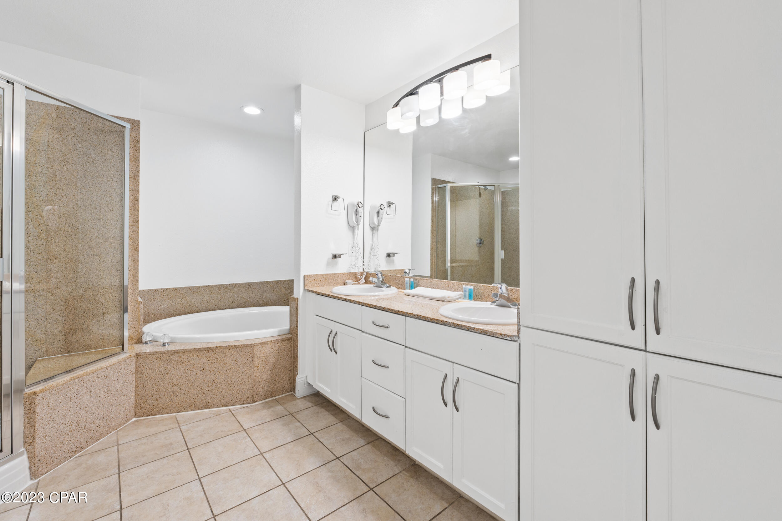 Laketown Wharf - Residential