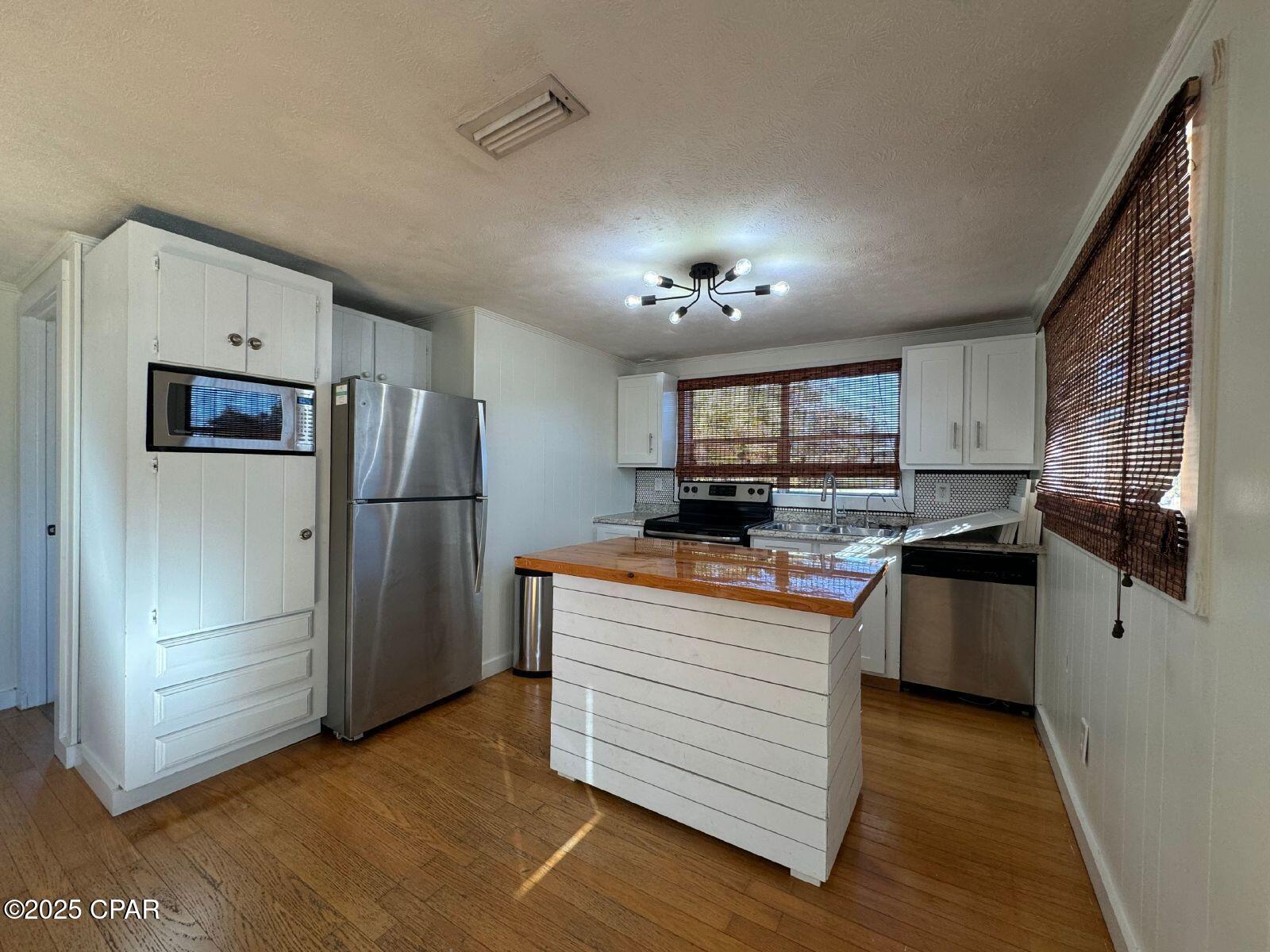 [No Recorded Subdiv] - Residential Lease