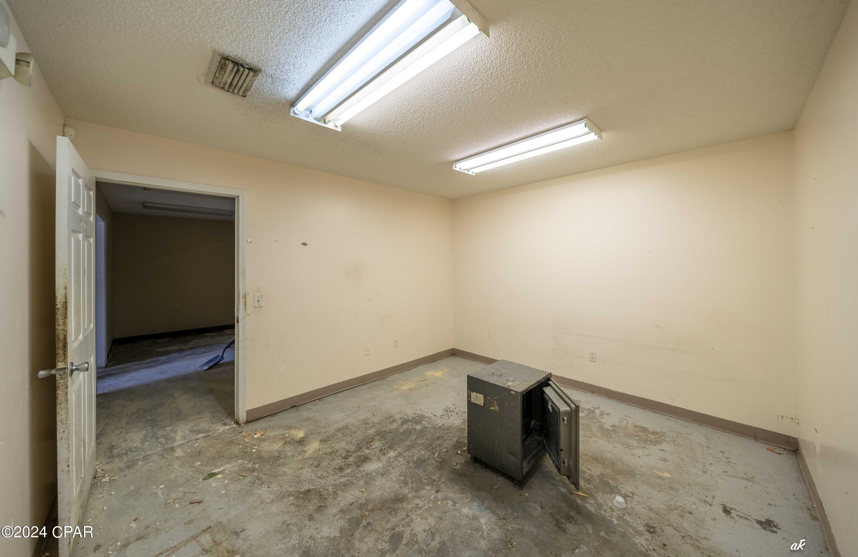 No Named Subdivision - Commercial Lease