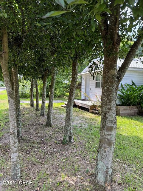 A home in Wewahitchka