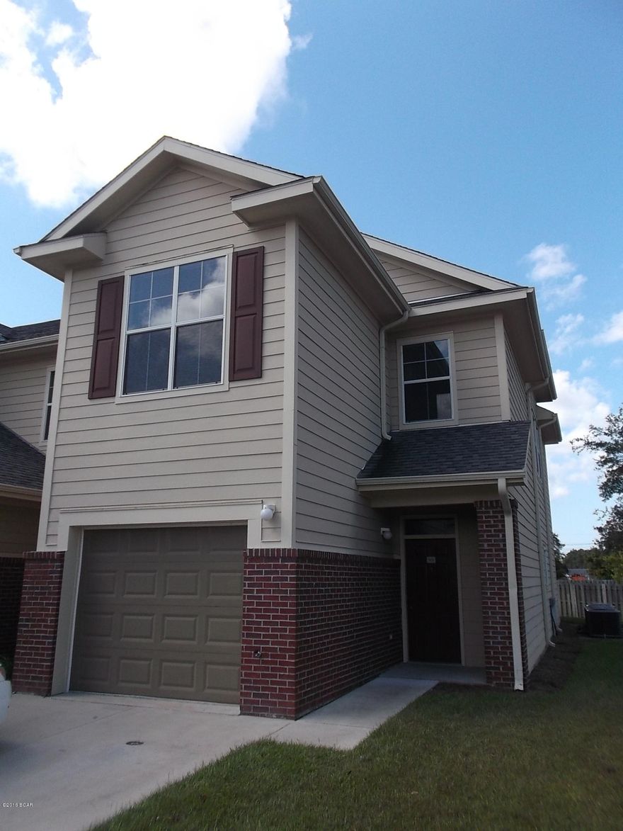 Townhome in gated community of Baldwin Rowe. Hardwood and carpet flooring, 9 ft ceilings, double vanity in master bath, large walk in closet, 1 car garage, and community swimming pool. Trash and yard maintained by complex. Comcast basic cable is also provided by the HOA.



Applicants must also complete application and background check at Baldwin Rowe per the HOA before placing deposit. Application fee is $35. Application can be picked up at the office on site.