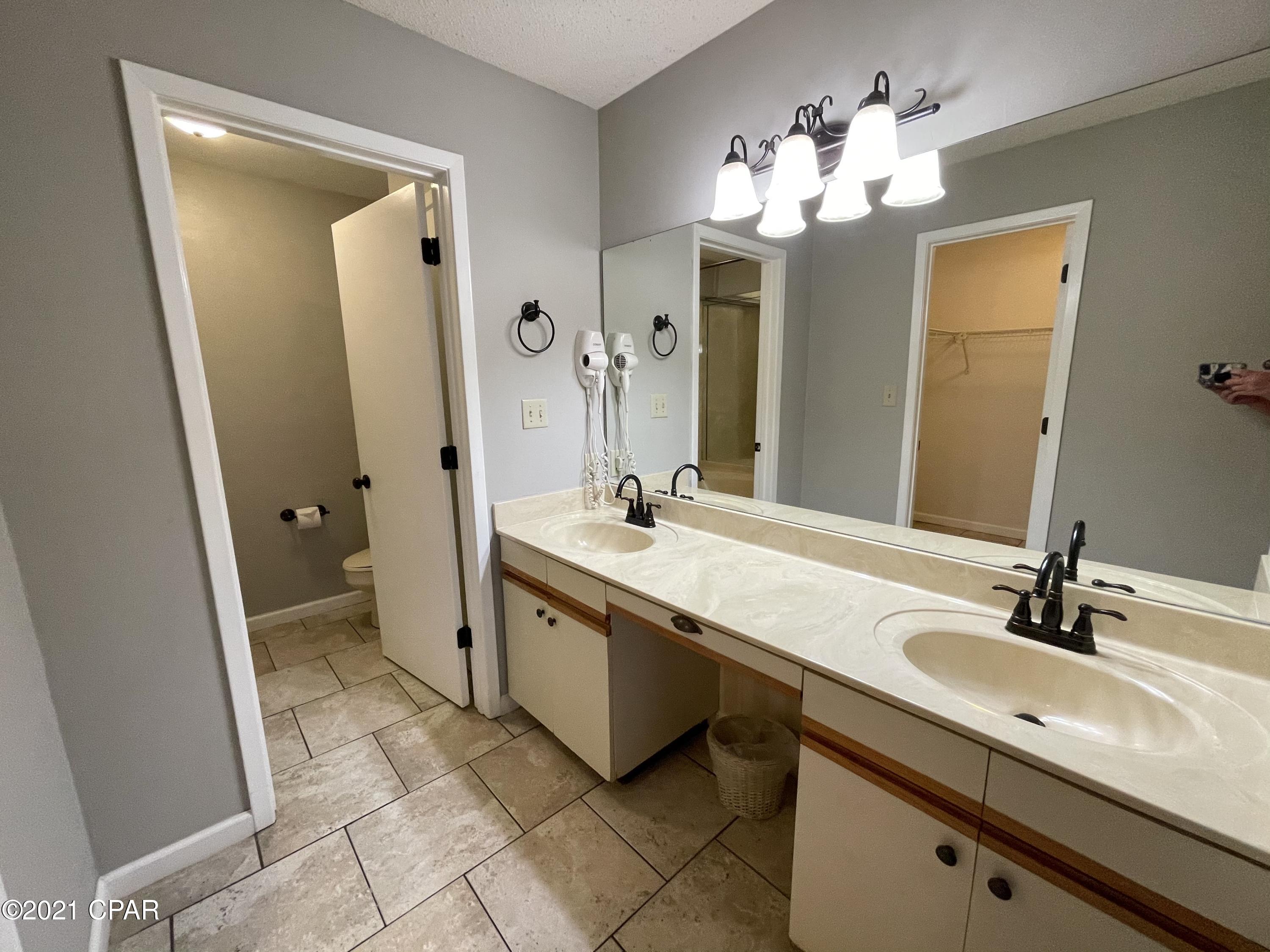 Edgewater Golf Villas V-A - Residential