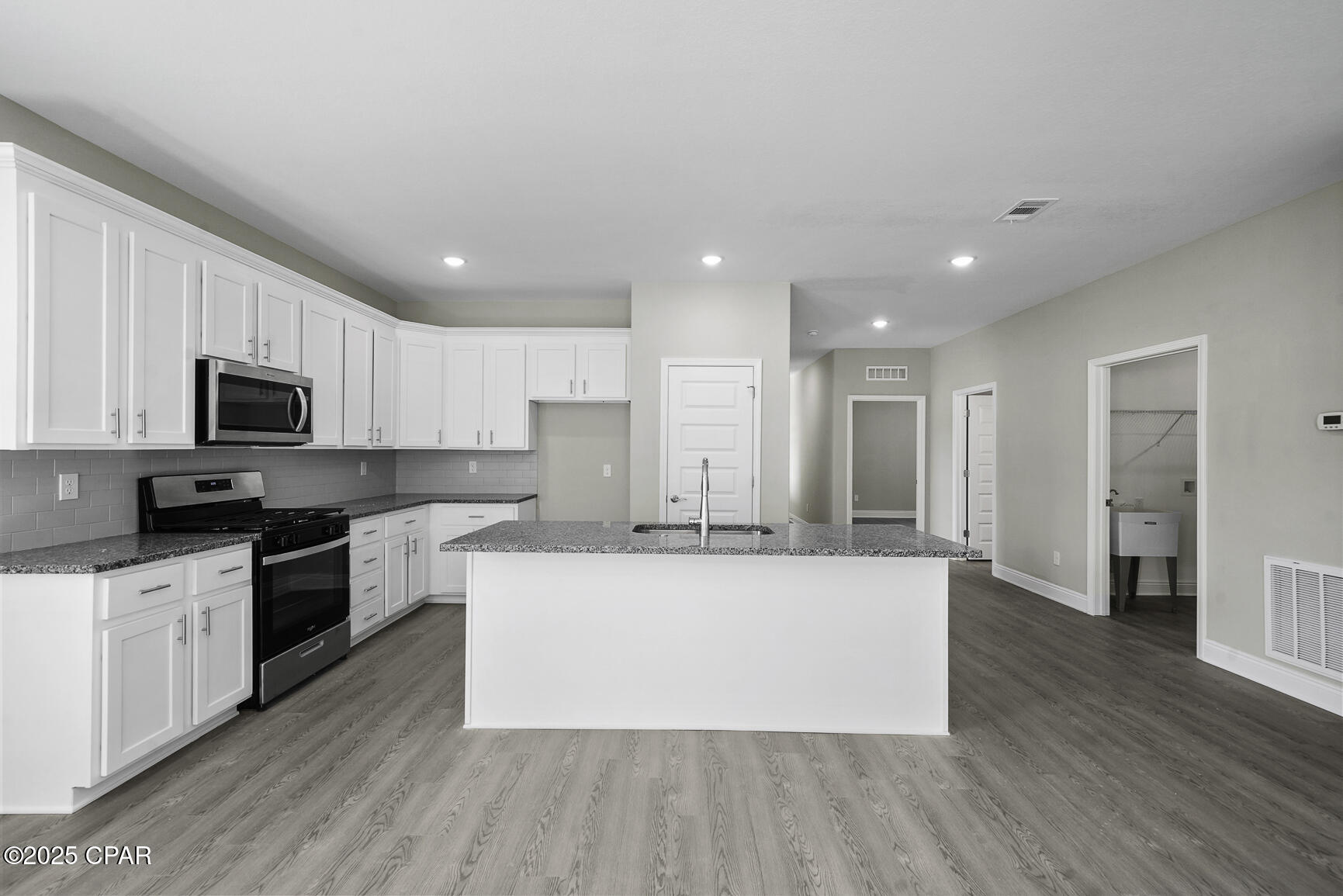 [No Recorded Subdiv] - Residential