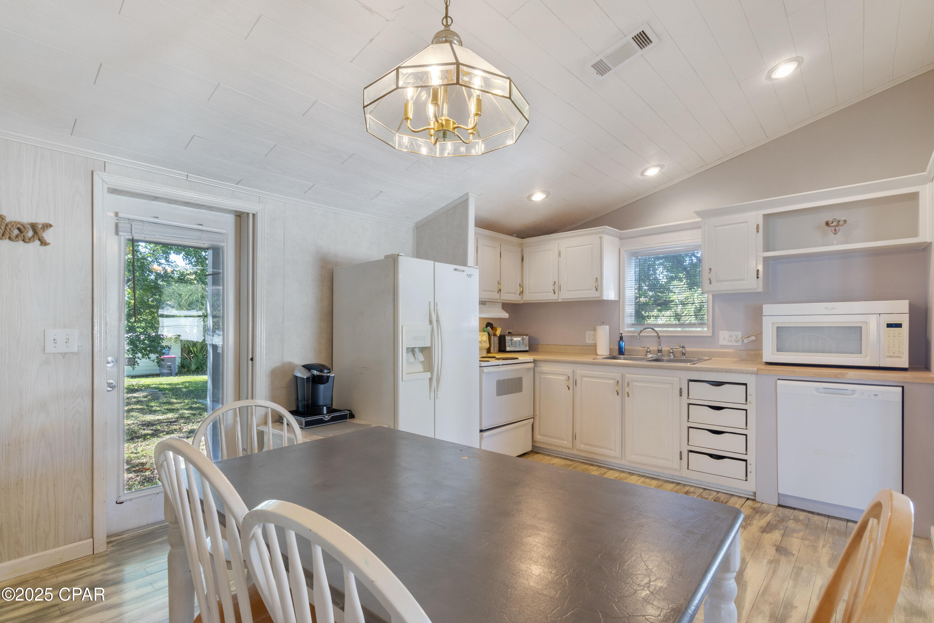 Laguna Beach Estates 5th Add - Residential