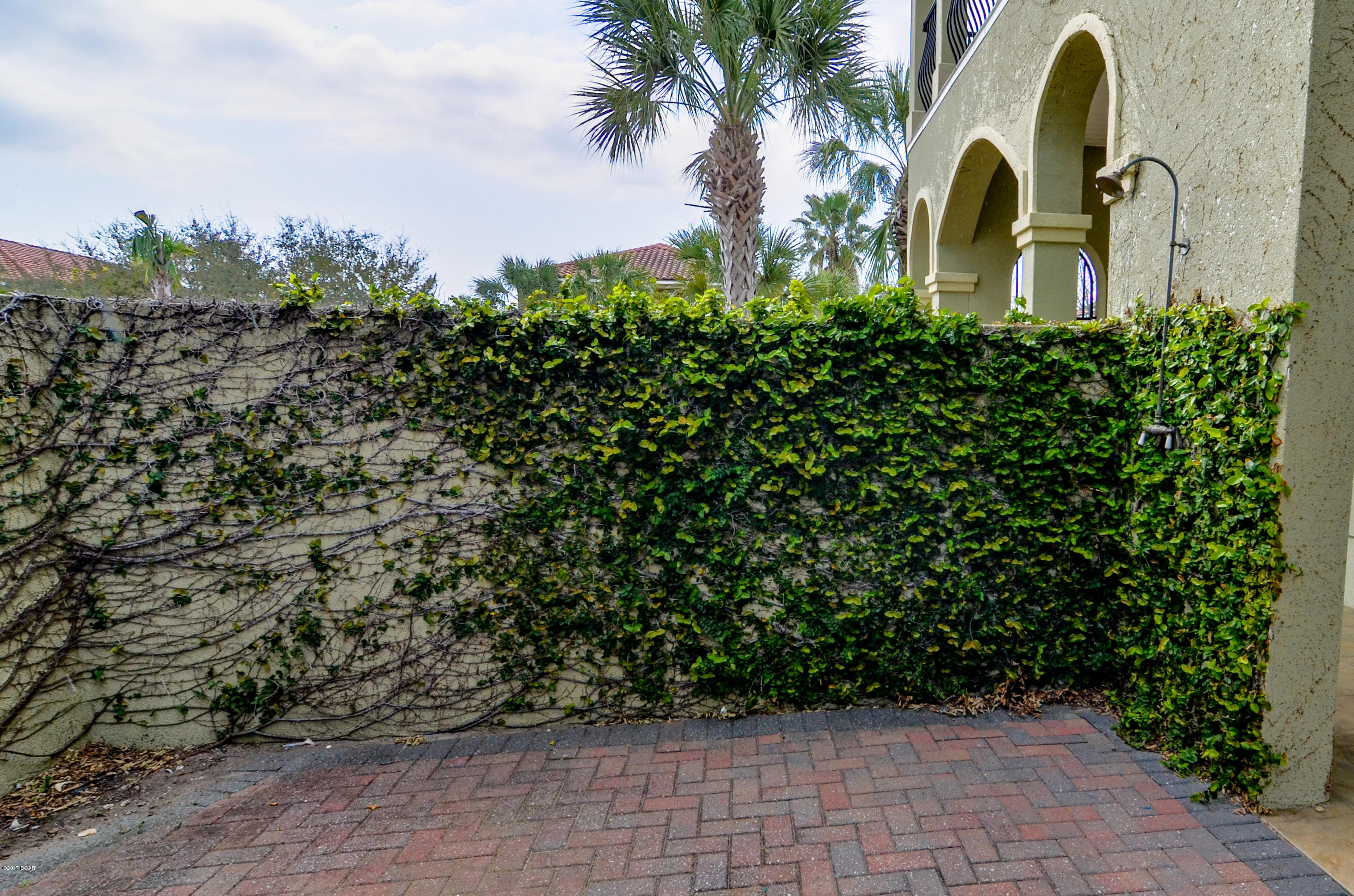 La Valencia Beach Resort - Residential