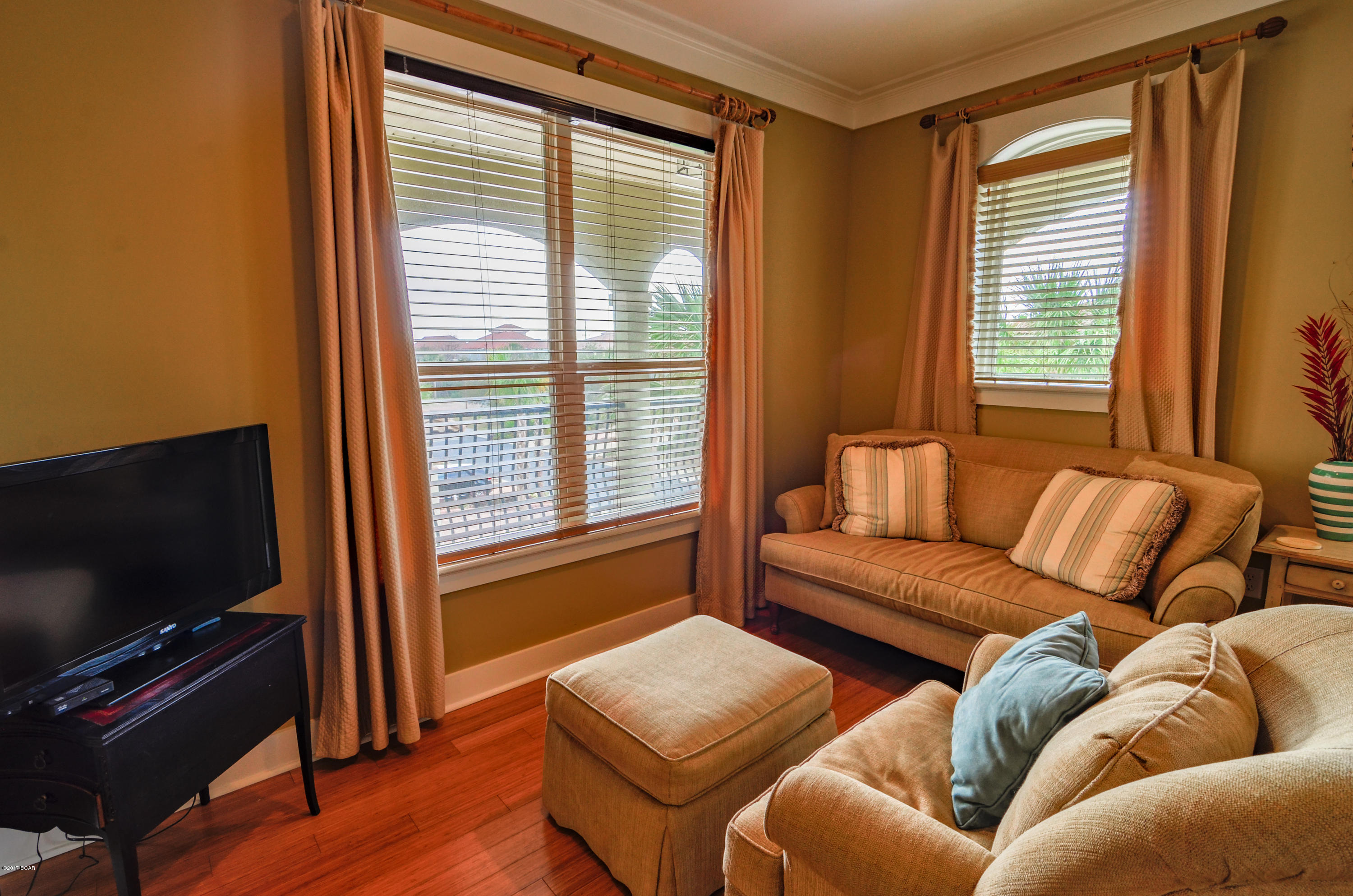 La Valencia Beach Resort - Residential