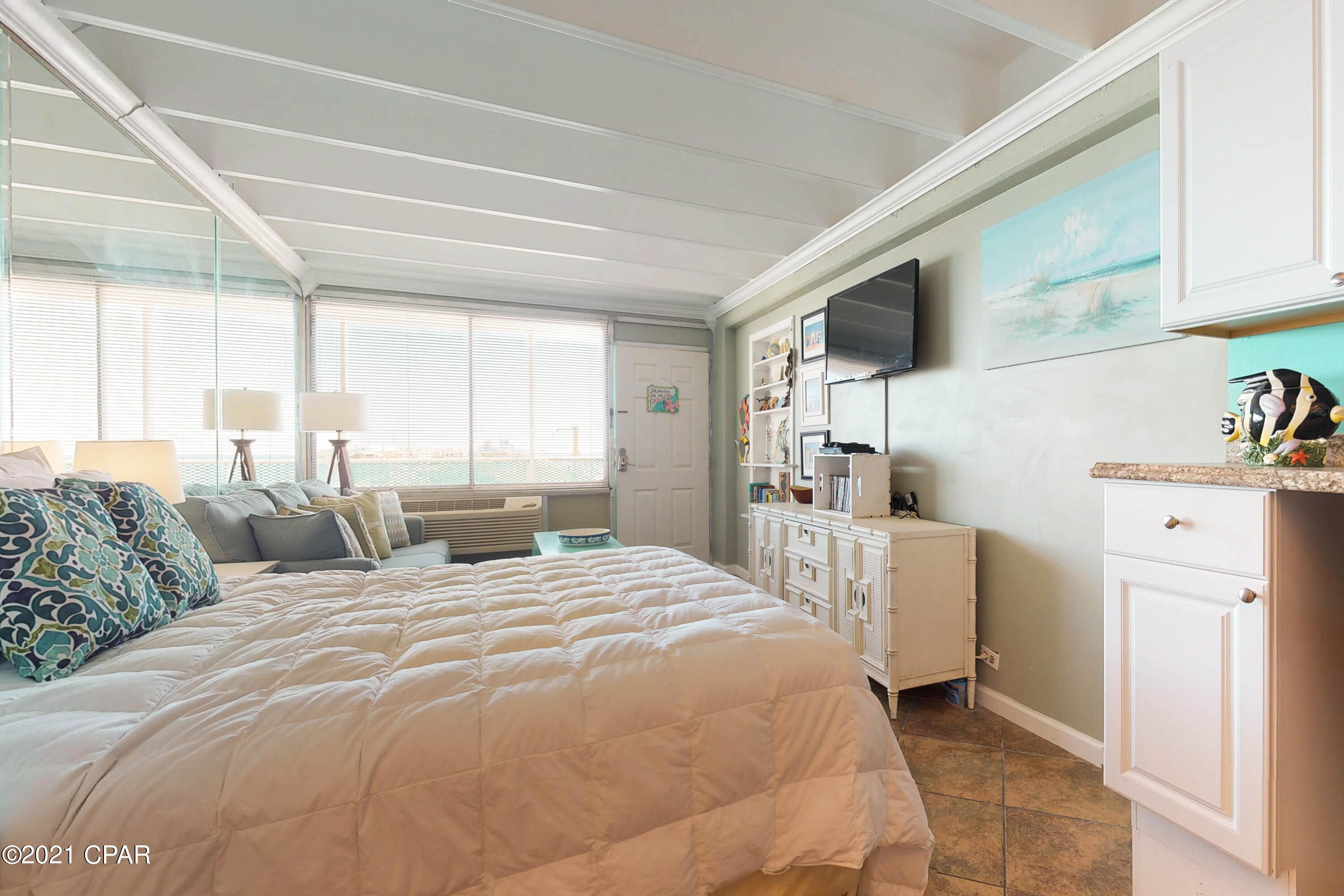 Fontainebleau Terrace - Residential