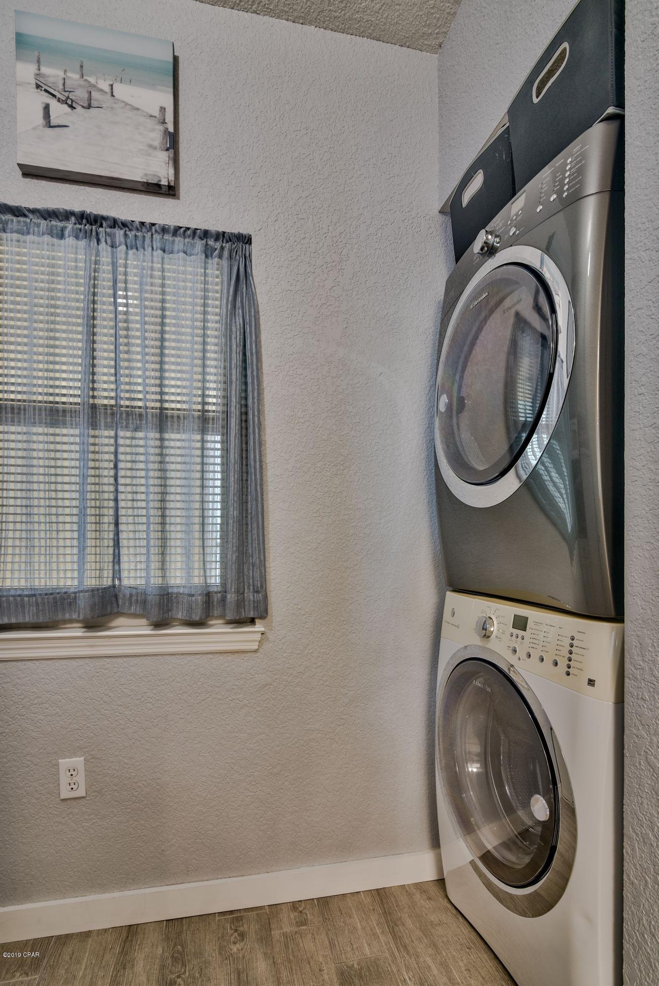 Hibiscus By The Bay - Residential