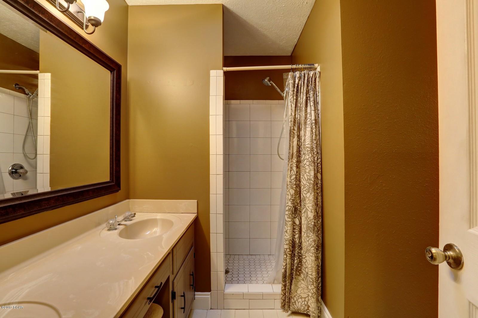 Derby Woods 1st Add - Residential