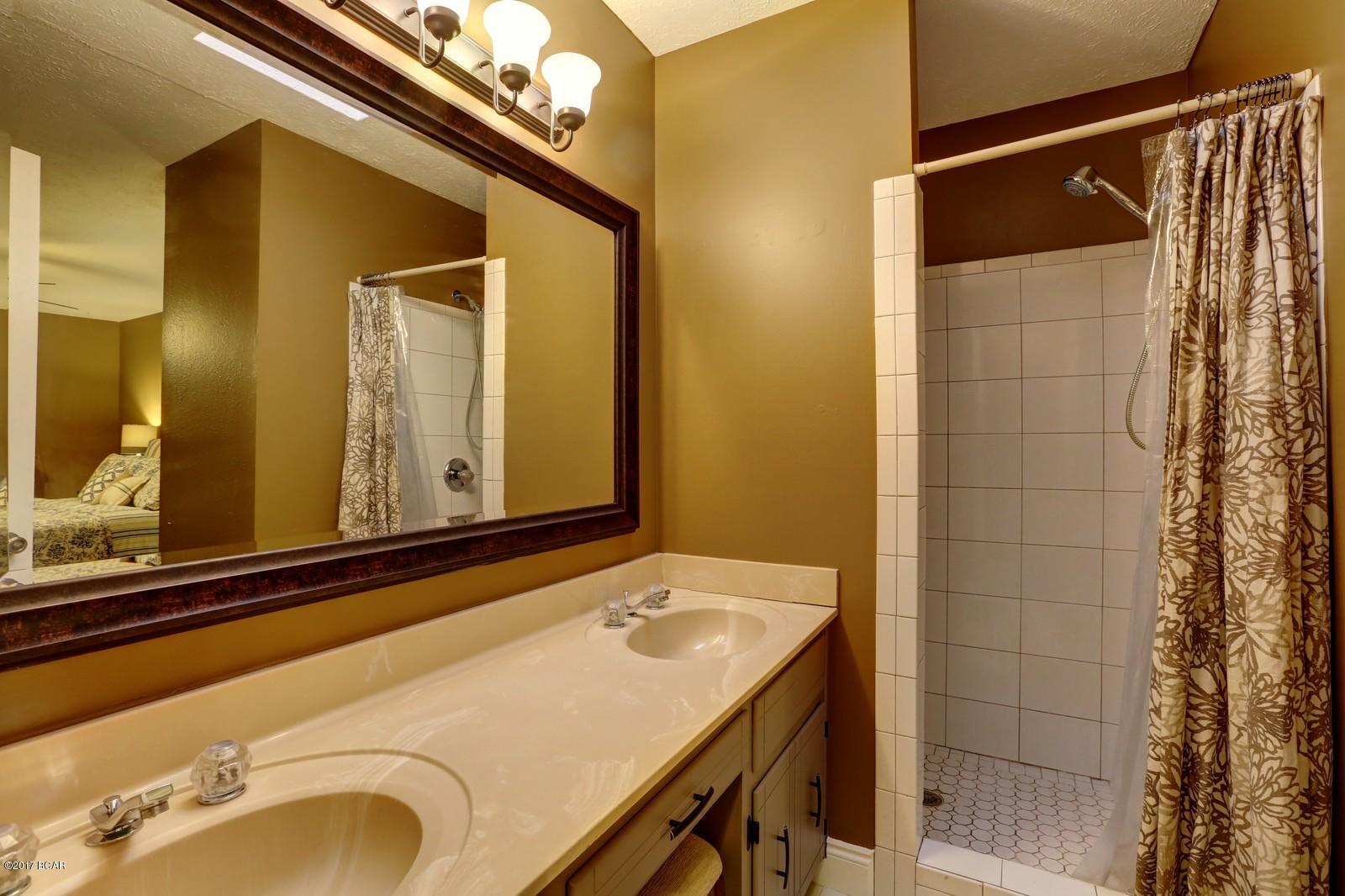 Derby Woods 1st Add - Residential