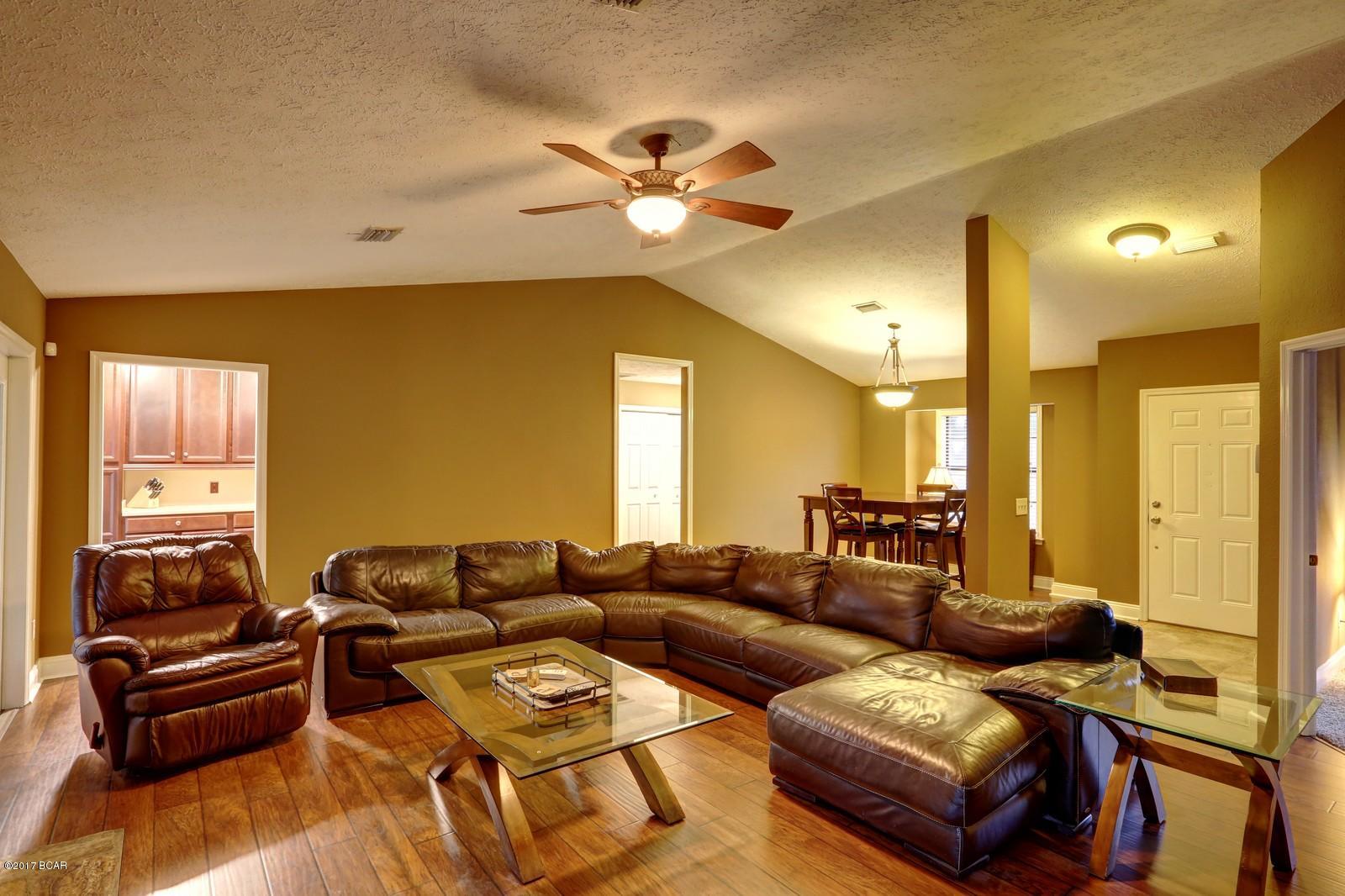 Derby Woods 1st Add - Residential