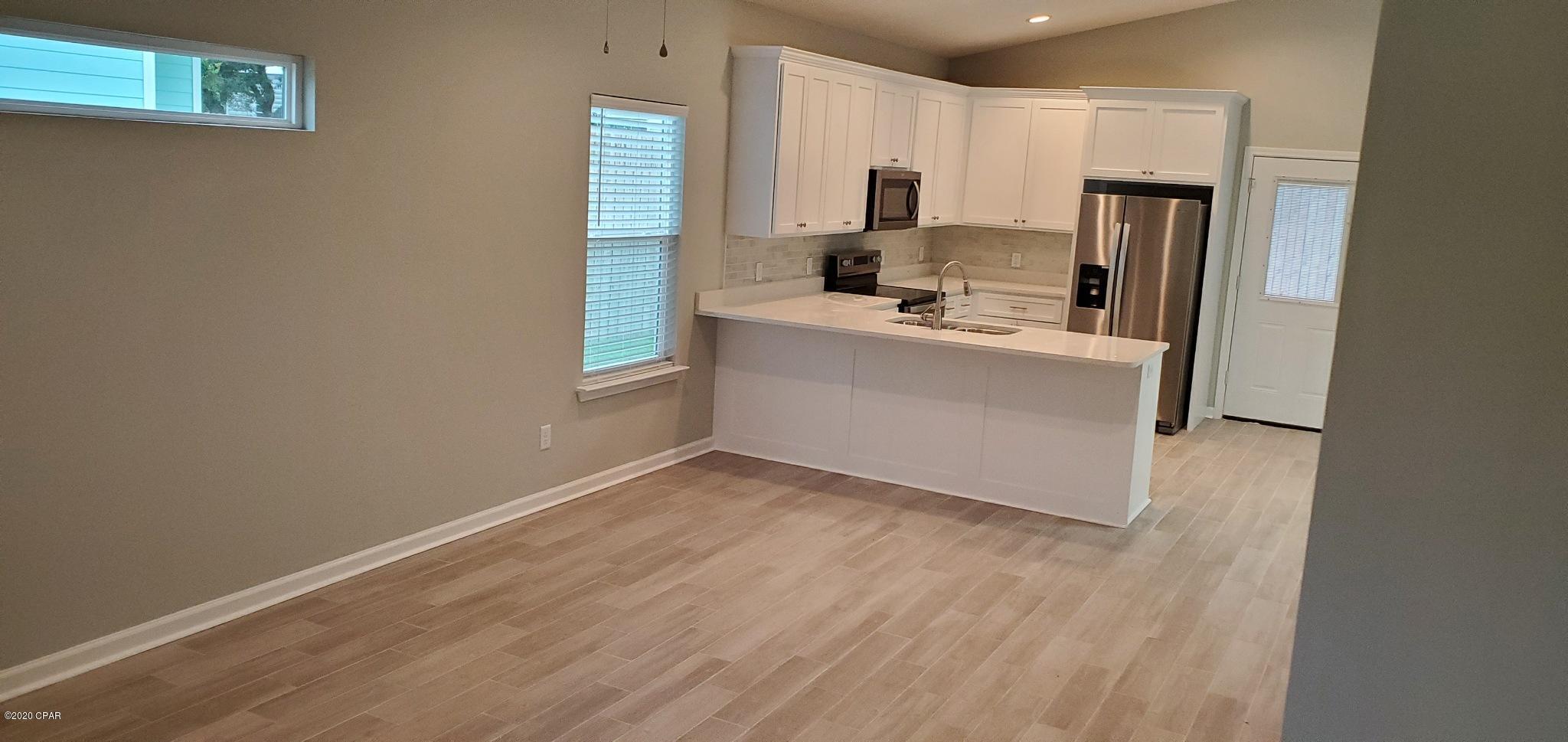 Laguna Beach Estates 7th Add - Residential