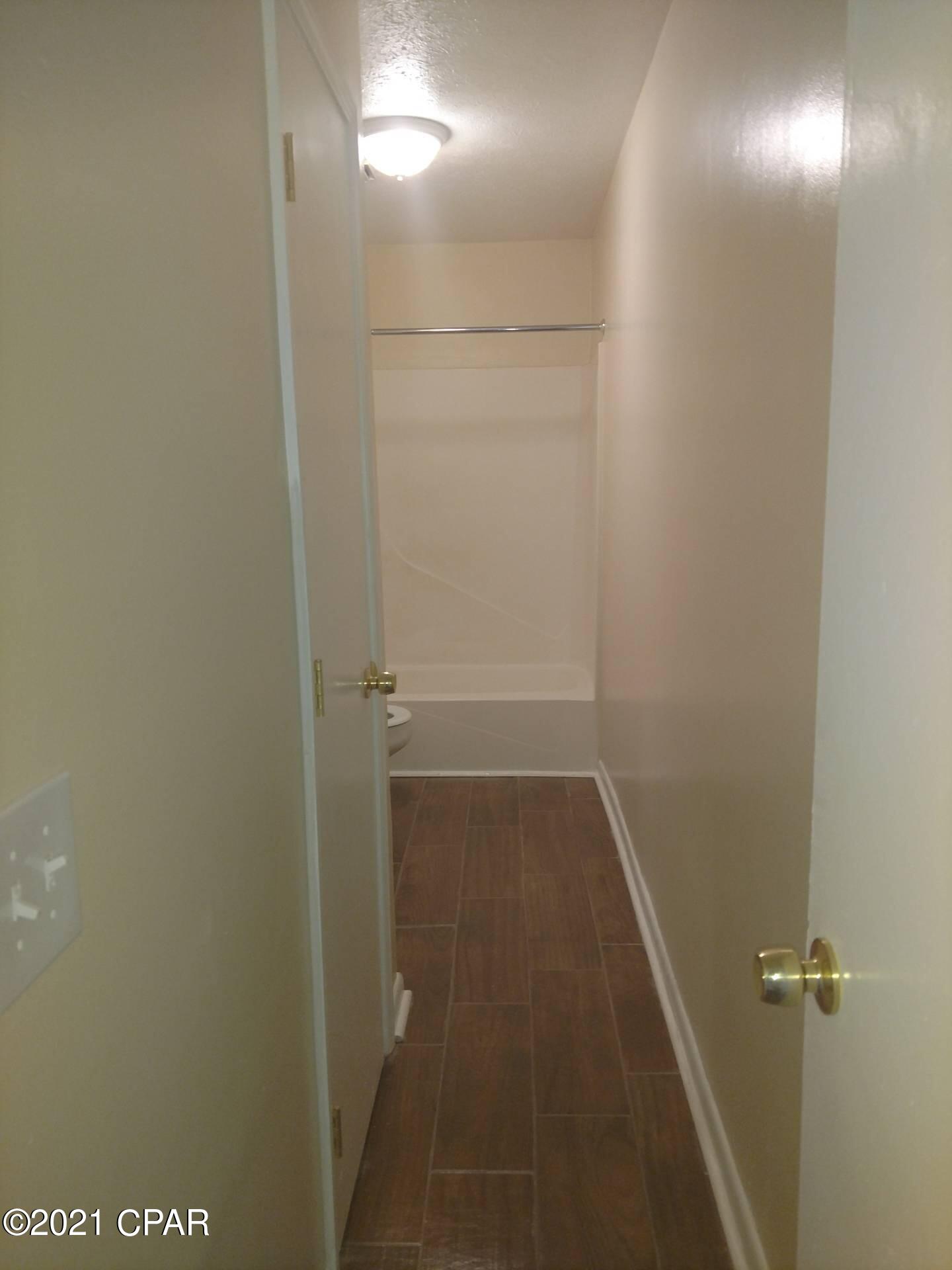 [No Recorded Subdiv] - Residential Lease