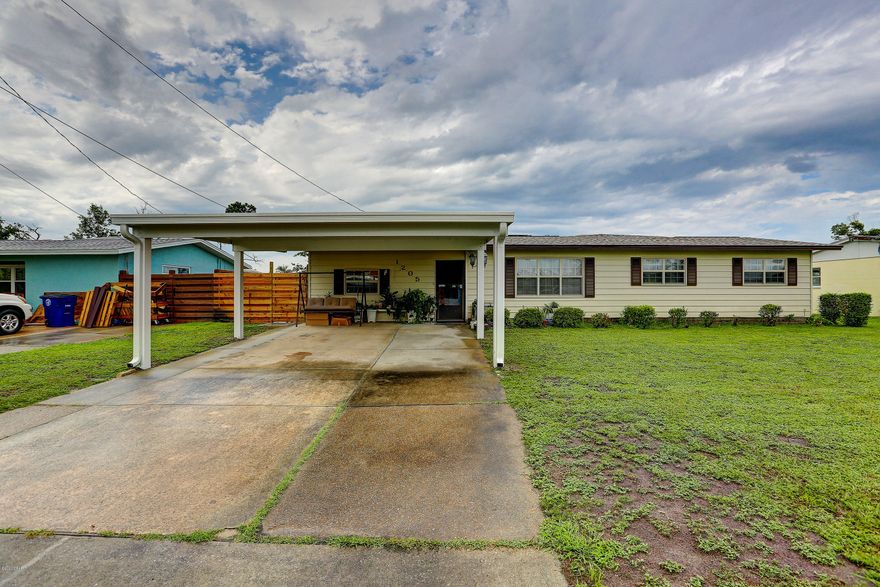 Location, Location, location! Quaint house conveniently located just off 23rd St. This 4 bedroom, 2 bathroom is well cared for and ready for new owners. New Roof in 2019. A/C is 4 years old. Solar Panels for Reduced Power Bill. Two Exterior Sheds with a fenced in back yard. Deep well pump for irrigation and so much more.  This home won't last long! All sizes are approximate and should be verified.