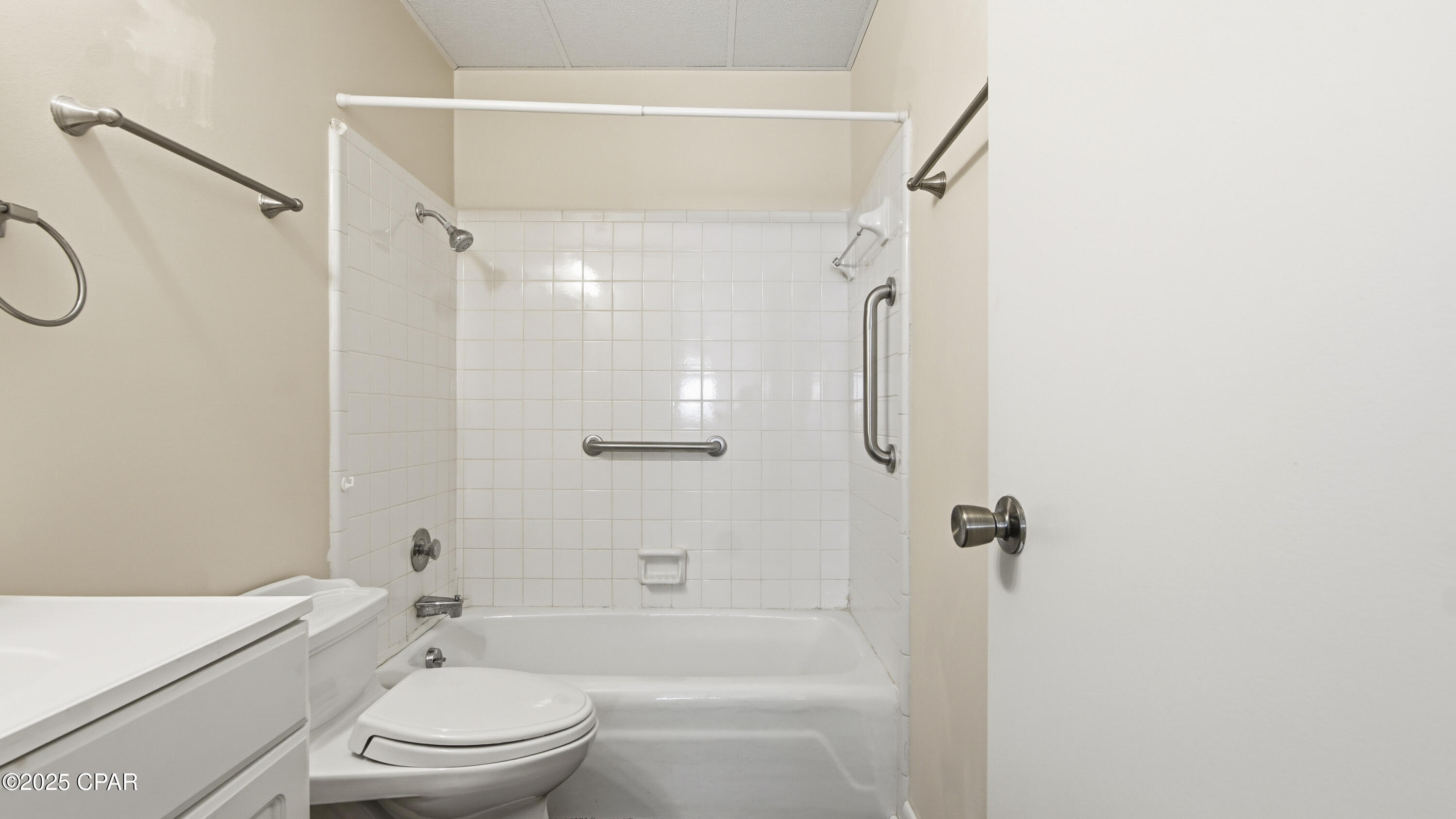 Bay Club Condo Ph 2 - Residential