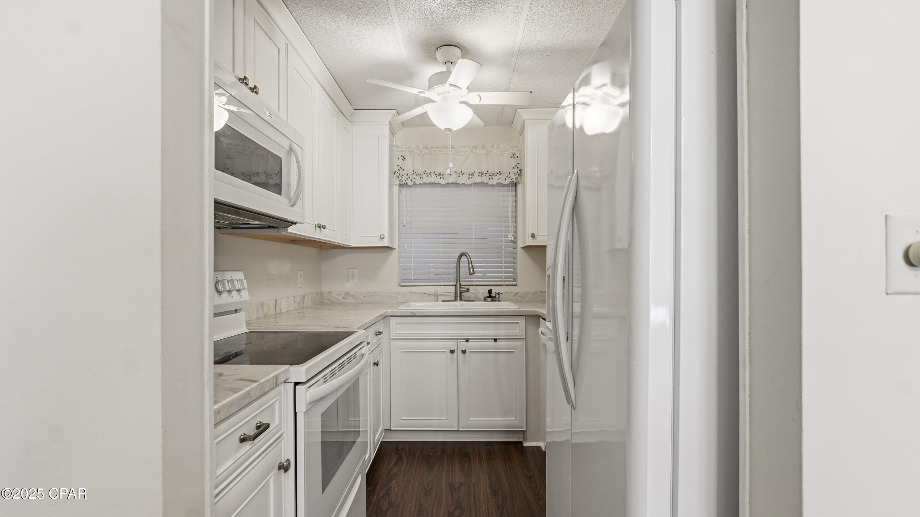 Bay Club Condo Ph 2 - Residential