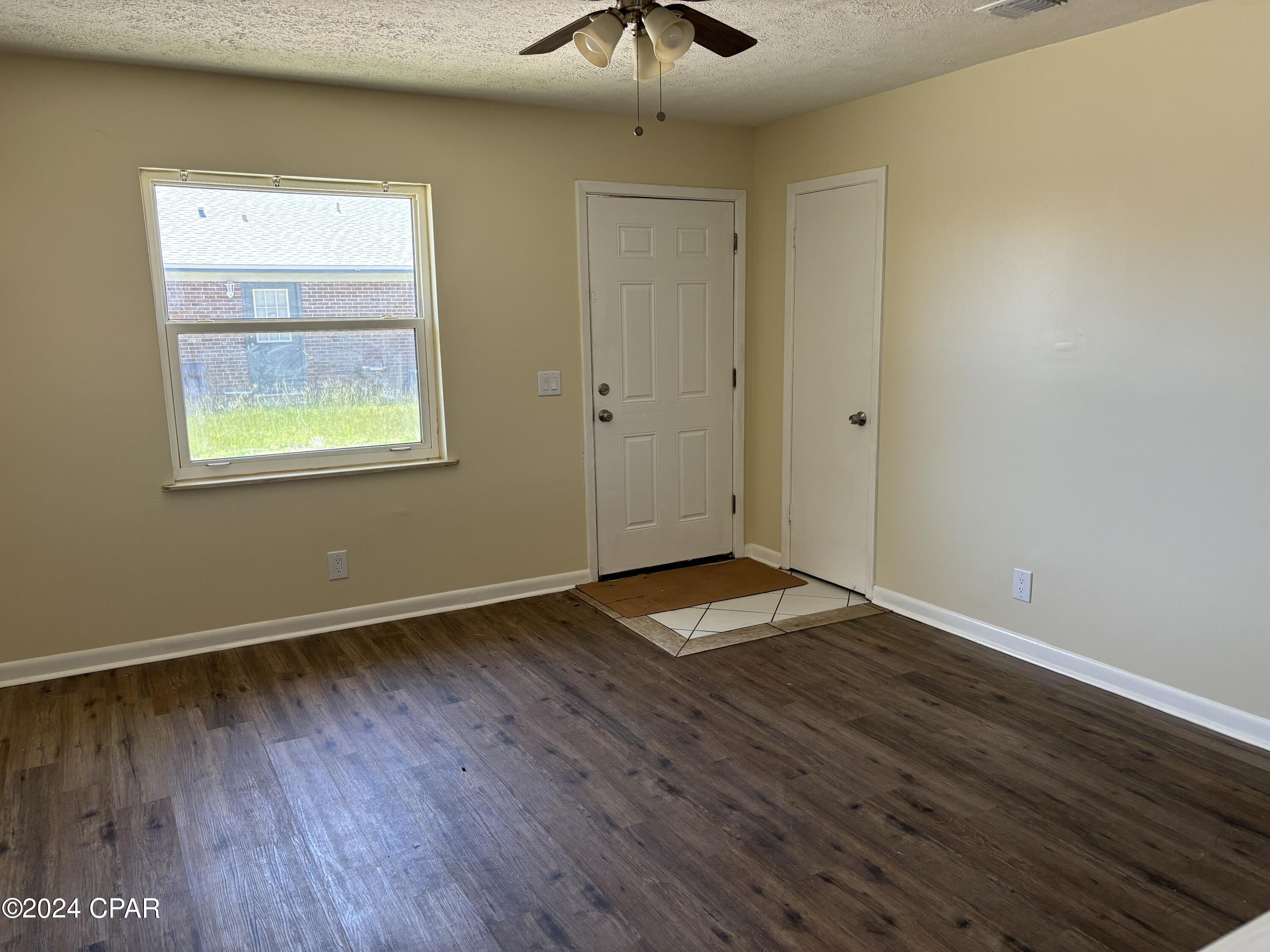 [No Recorded Subdiv] - Residential Lease