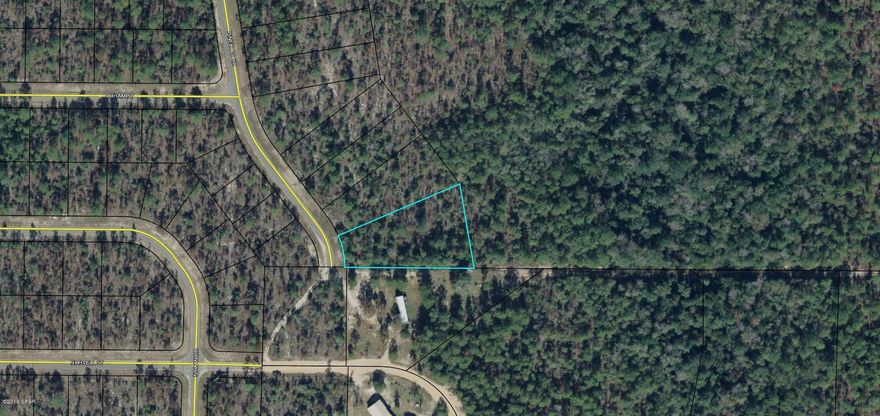 Great lot in Sunny Hills.  Sunny Hills features great golf and beautiful lakes and is located 45 mins from Panama City.