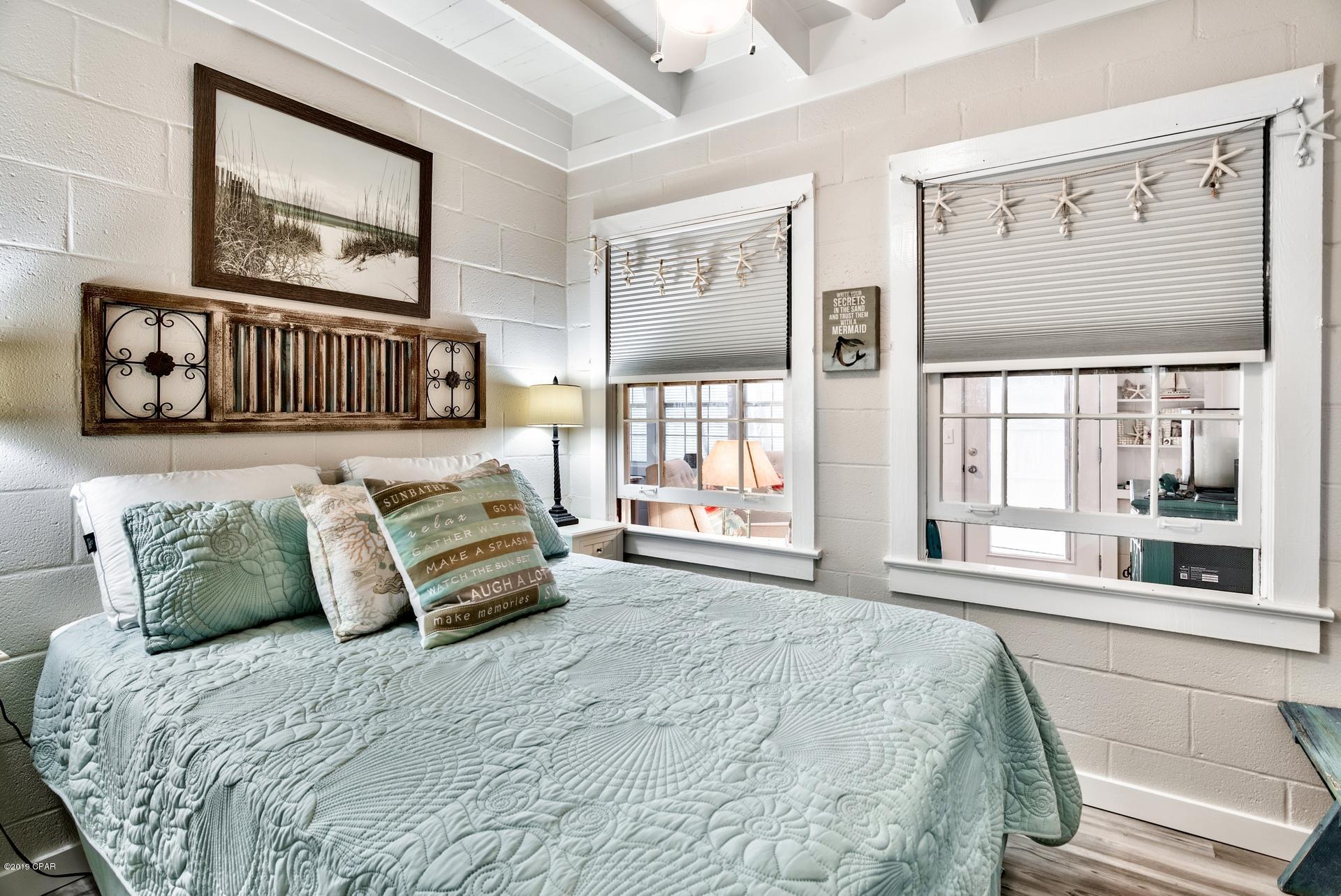 Santa Monica Beach - Residential