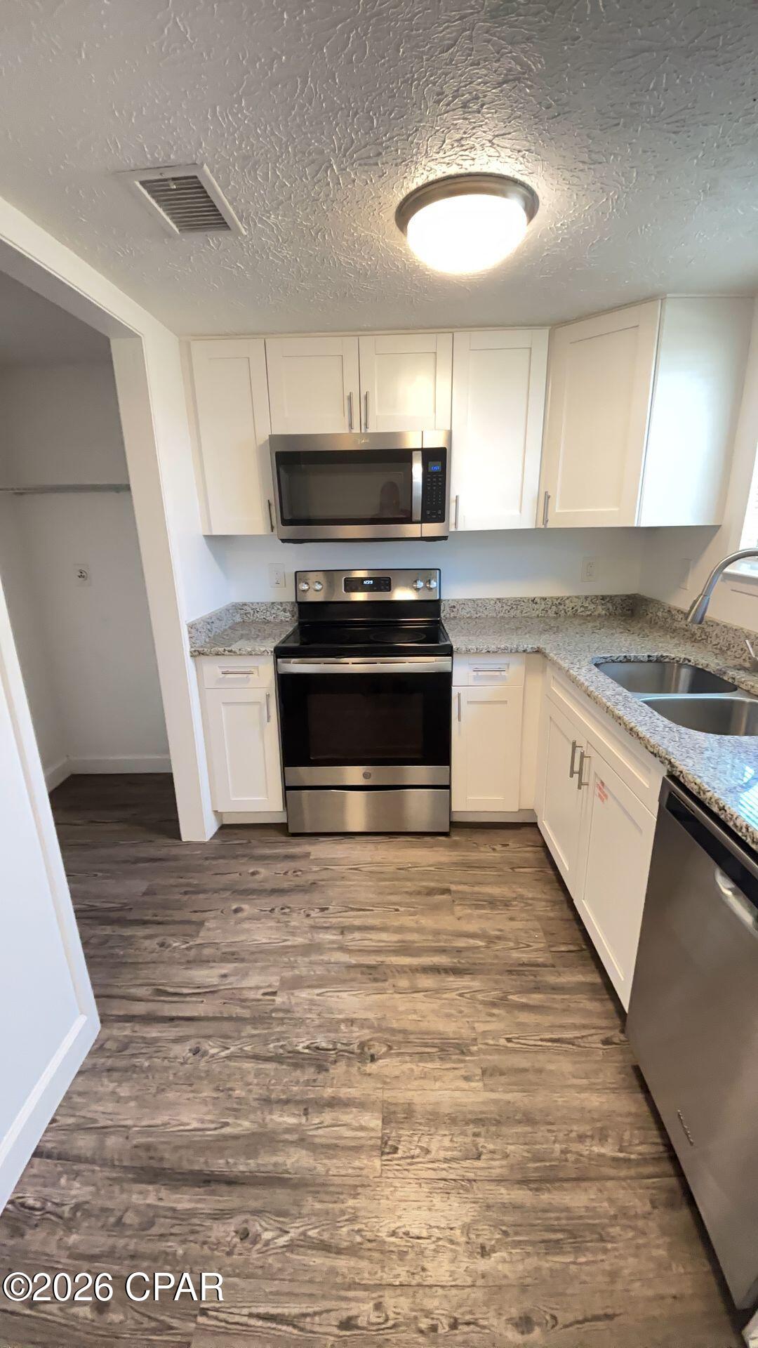 [No Recorded Subdiv] - Residential Lease