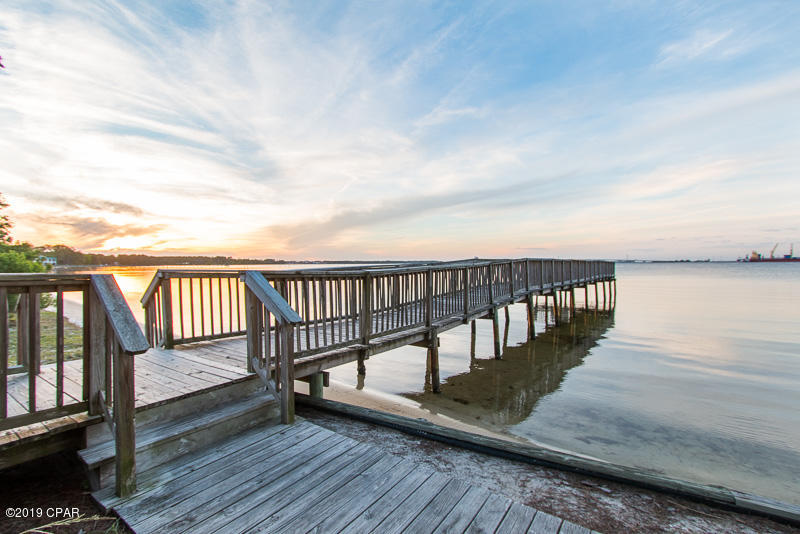 Magnolia Bay Club - Residential