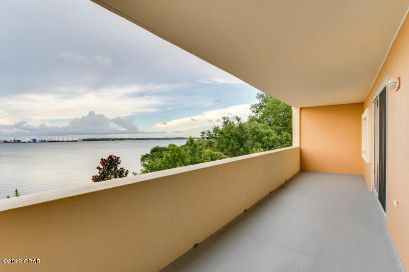 Magnolia Bay Club - Residential