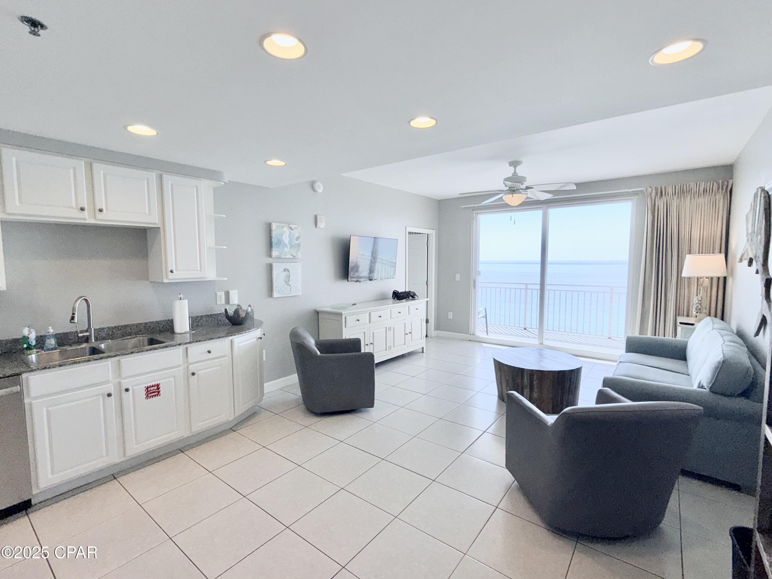 Splash Condo - Residential