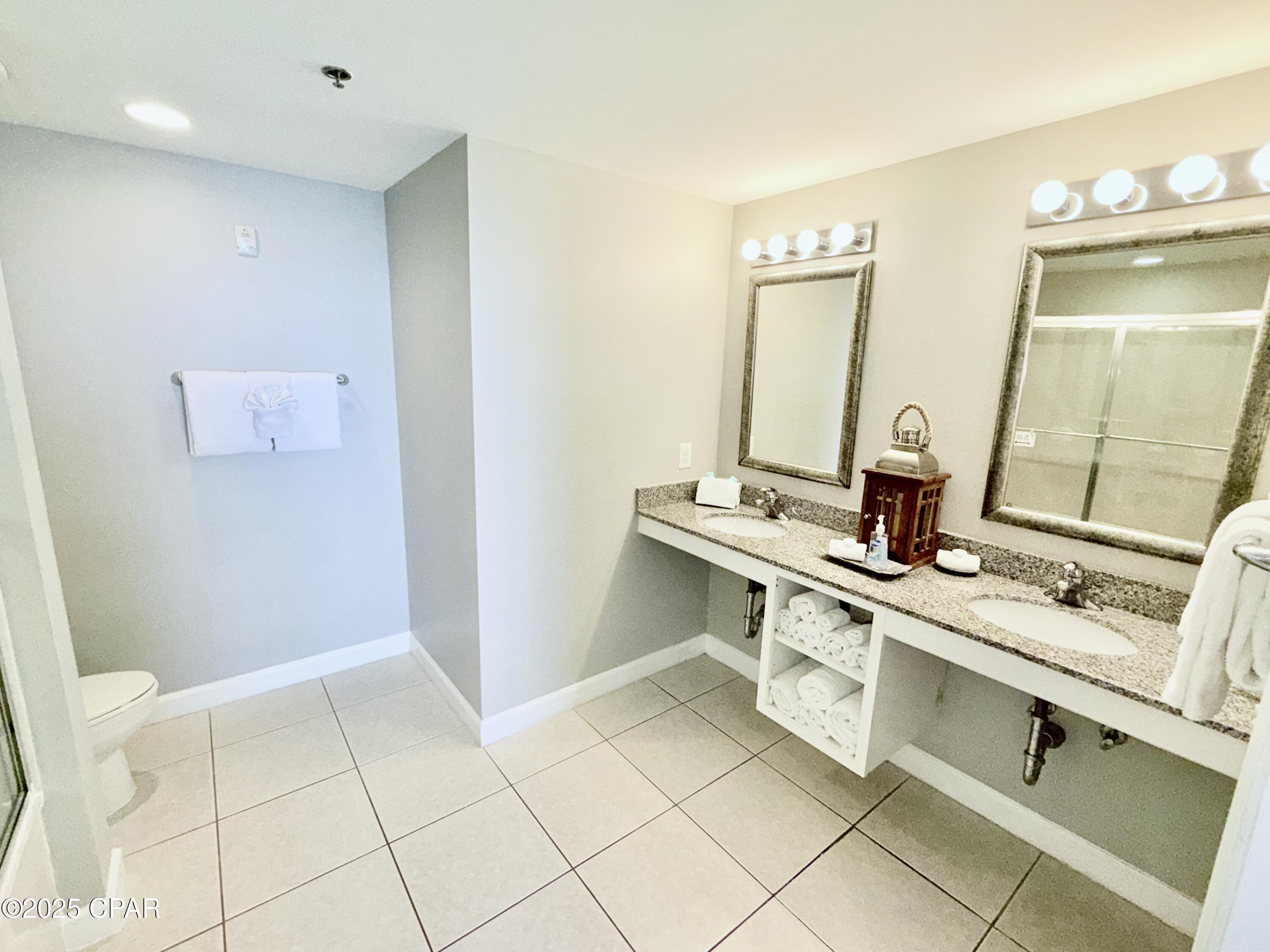 Splash Condo - Residential