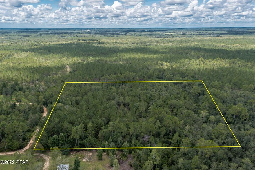 UNDER CONTRACT - SELLER WILL CONSIDER BACKUP OFFERS! Beautiful country acreage just waiting for your dream home!!!  This wooded parcel offers peaceful seclusion and is just minutes from downtown Chipley.  Don't delay - contact your favorite realtor today.