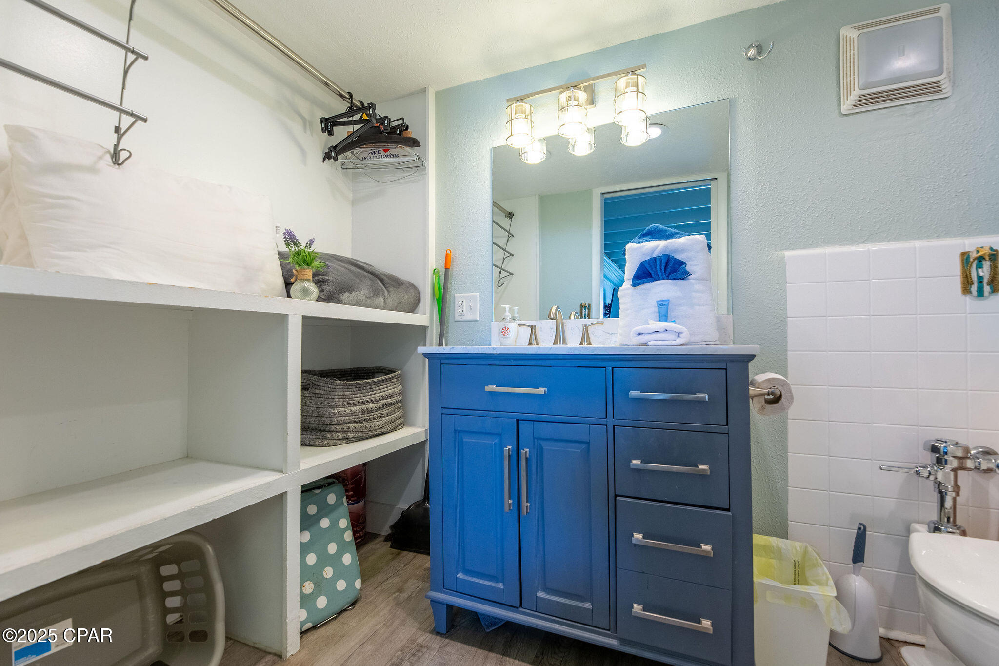 Fontainebleau Terrace - Residential