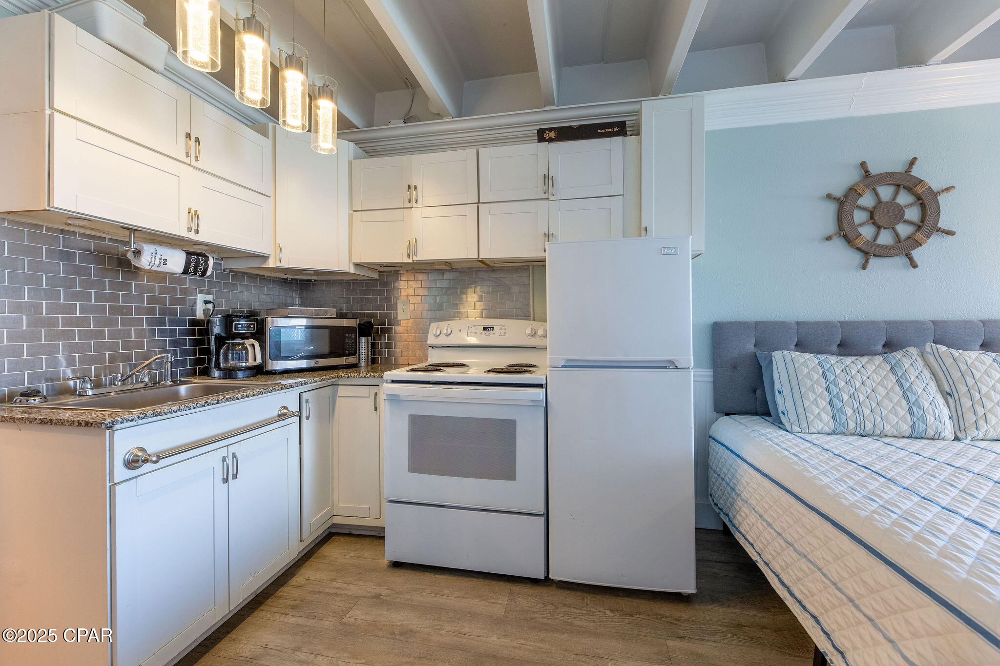 Fontainebleau Terrace - Residential