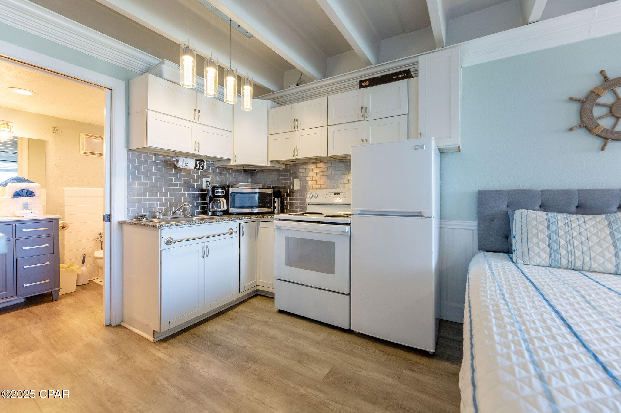 Fontainebleau Terrace - Residential