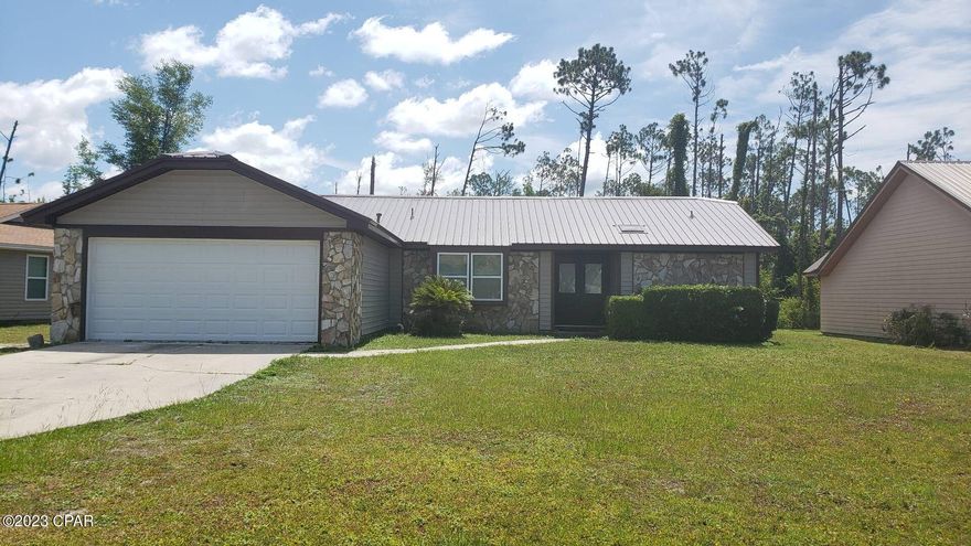 Nice 3 bedroom home with a fireplace and formal dining area. This home also includes W/D hookups in laundry area and nice sized kitchen, perfect for entertaining.



*Gas water heater and furnace*



*SMALL pet only & NO to multiple pets*



**1/2 off deposit for active military**