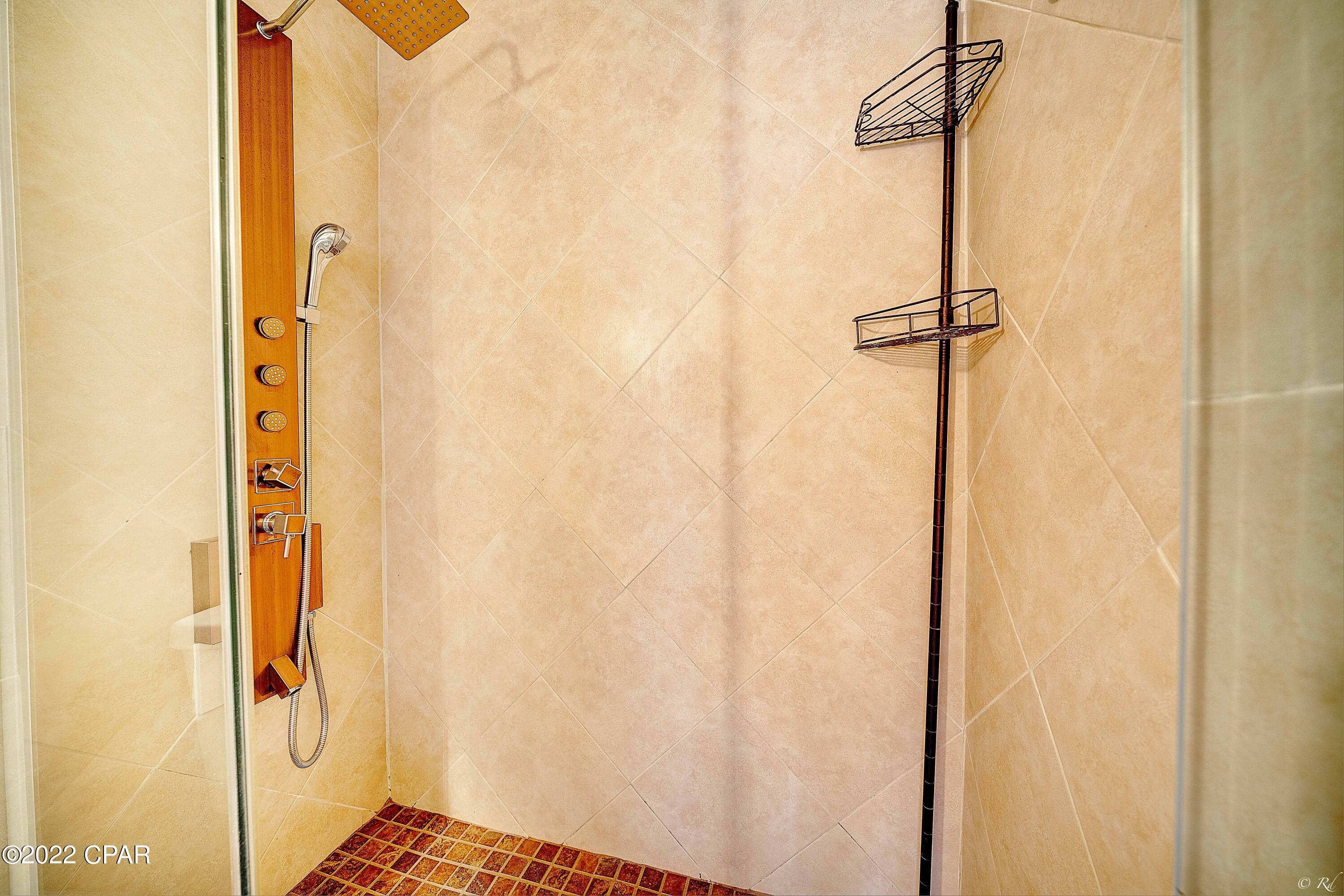 Bay Club Condo Ph 1 - Residential