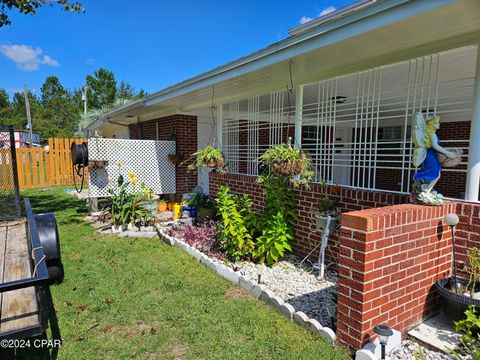 A home in Altha