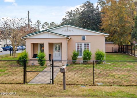 A home in Chipley