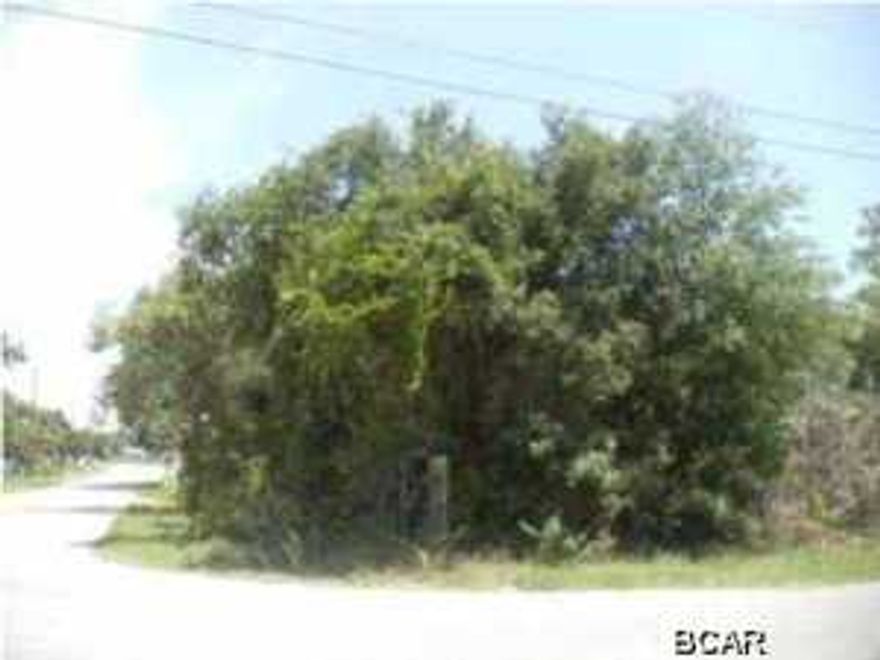 GREAT CORNER LOT CONV TO HWY98 AND FRONT BEACH RD IN LAGUNA BEACH WITH BEACH ACCESS ONLY BLOCKS AWAY.