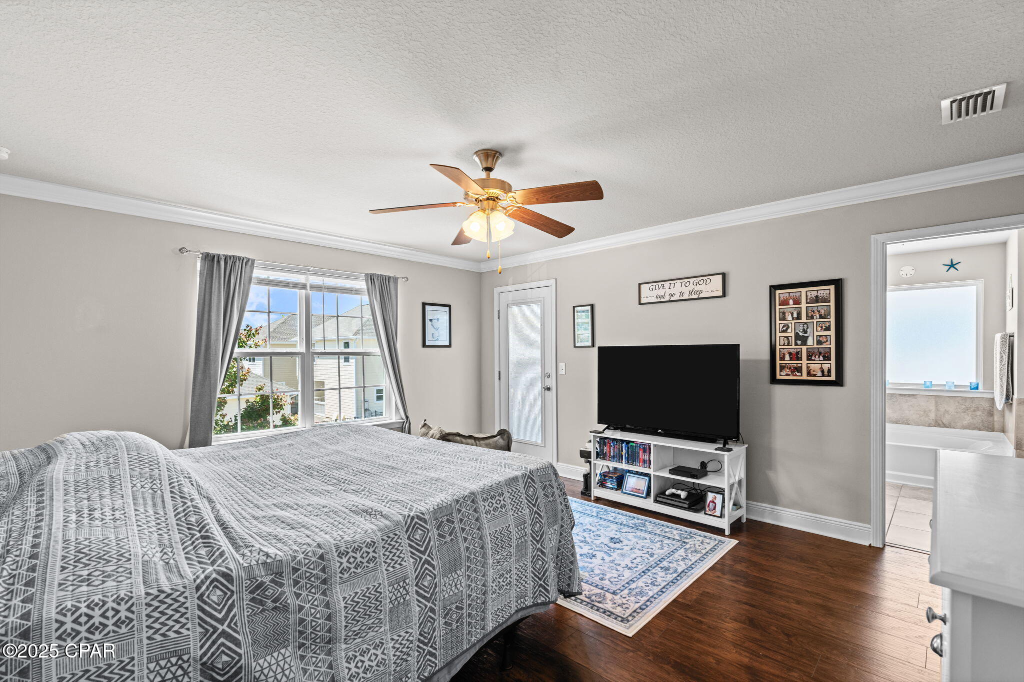 Magnolia Bay Club - Residential