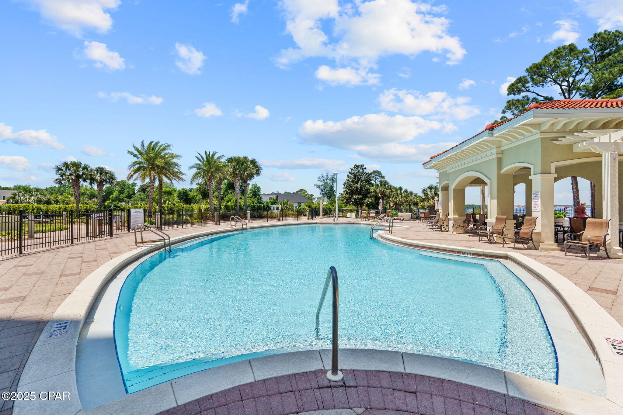 Magnolia Bay Club - Residential