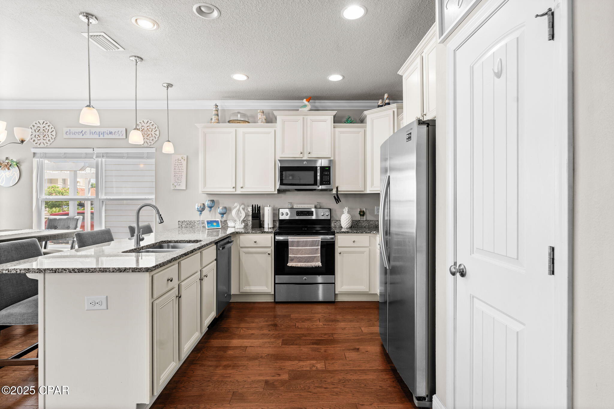 Magnolia Bay Club - Residential