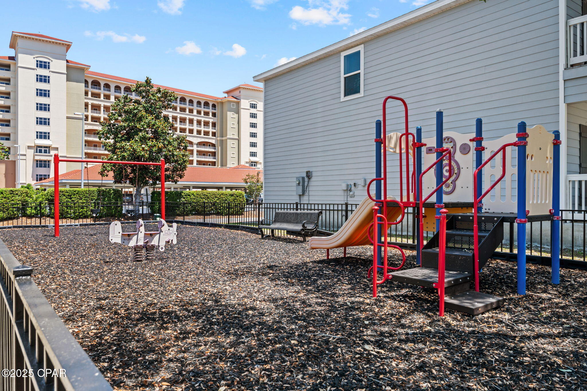 Magnolia Bay Club - Residential