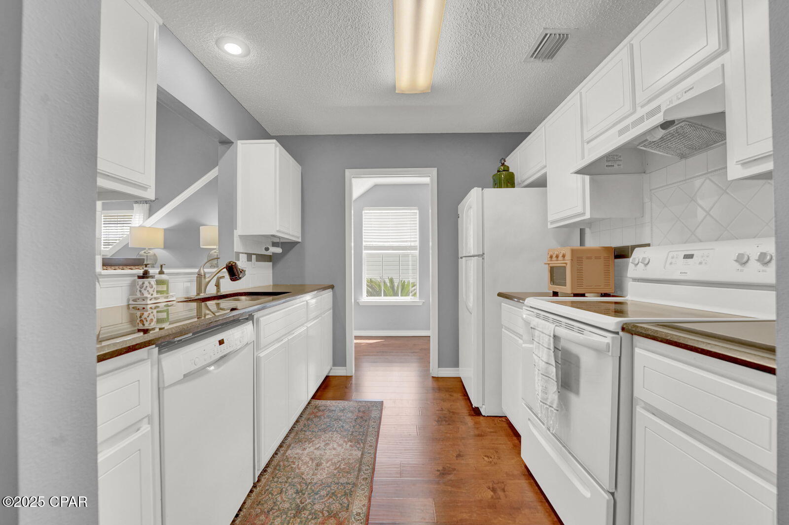 Escada - Residential