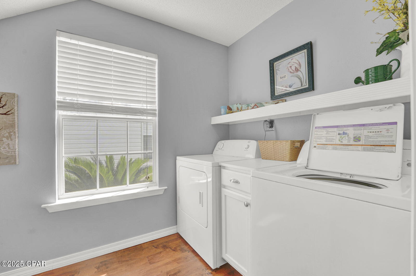 Escada - Residential