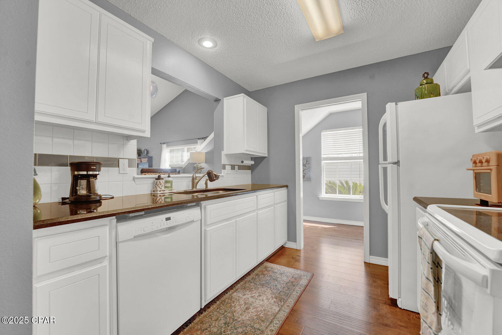 Escada - Residential